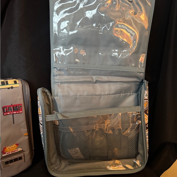 Thirty-One Hanging Traveler Case | NEW | Pick Your Print - Picture 3 of 5